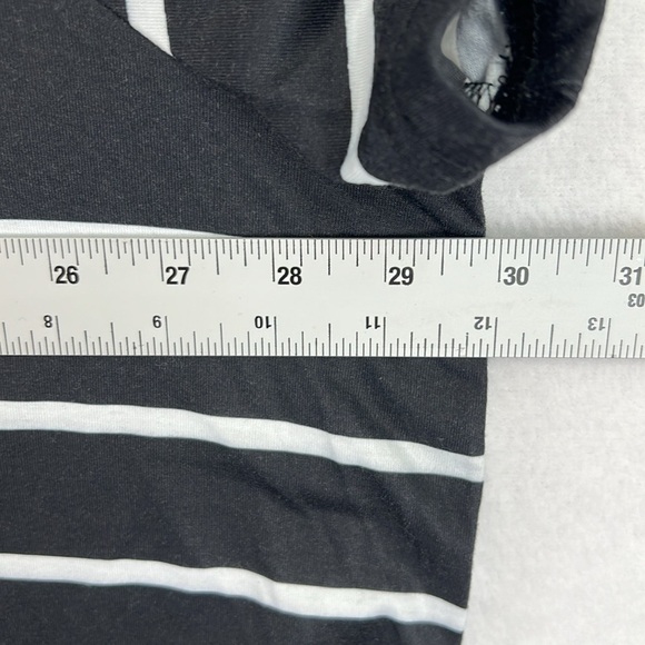 BloomChic Women’s Top Plus Sz 26 Black & White Poly Knit Striped Scoop Neck NWT - Picture 9 of 10